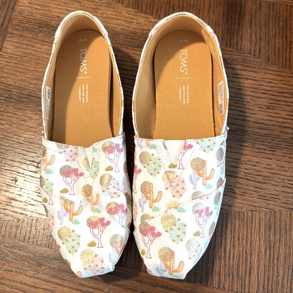 Tom's, women's size 10
